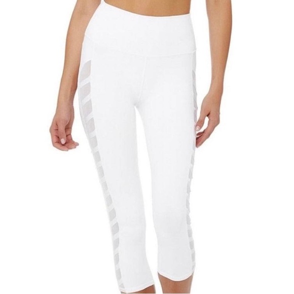 Alo Yoga Chevron Capri White Legging - Picture 2 of 4